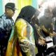 Wali Kota Eva Dwiana Bantu Warga Kursi Roda – Alat Dengar