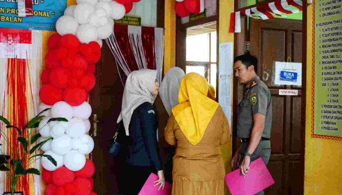 Hiasan Merah Putih Warnai Ruangan Disdikbud Kota Bandar Lampung