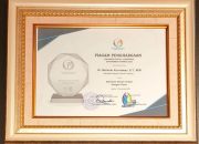 Marindo Kurniawan Raih Penghargaan Sekda Terbaik di Indonesia Kategori Vision