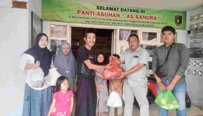 Taring – PGRI Berbagi Jumat Berkah