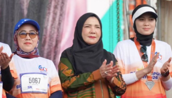 Wali Kota Eva Dwiana Lepas Bank Lampung Run 2026 di Tugu Adipura