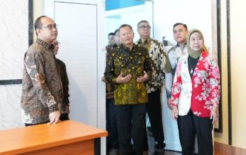 Rektor Dampingi Dirjen AHU Kemenkum Visitasi Pembukaan Prodi Magister Kenotariatan FH Unila