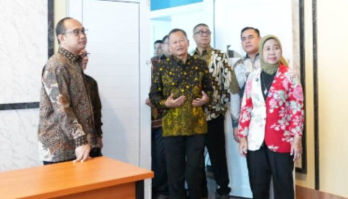 Rektor Dampingi Dirjen AHU Kemenkum Visitasi Pembukaan Prodi Magister Kenotariatan FH Unila