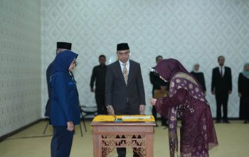 Unila Lantik Tiga Pejabat Baru, Indrayati Jadi Kepala Biro Keuangan