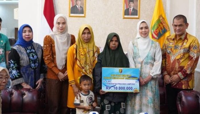 Pemprov Lampung Berikan Santunan dan Dukungan Moral bagi Keluarga Korban Kebakaran Terra Drone