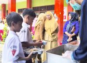 Tuai Antusias, MBG Prasmanan di SDN 2 Sawah Brebes Siswa Nikmati Menu Lebih Segar