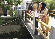 Pastikan Saluran Lancar, Wali Kota Eva Sidak Drainase di Tanjung Senang