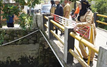 Pastikan Saluran Lancar, Wali Kota Eva Sidak Drainase di Tanjung Senang