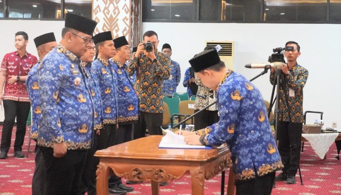 Sekdaprov Marindo Kurniawan Kukuhkan Pengurus KORPRI Way Kanan, Tekankan Peran Strategis ASN