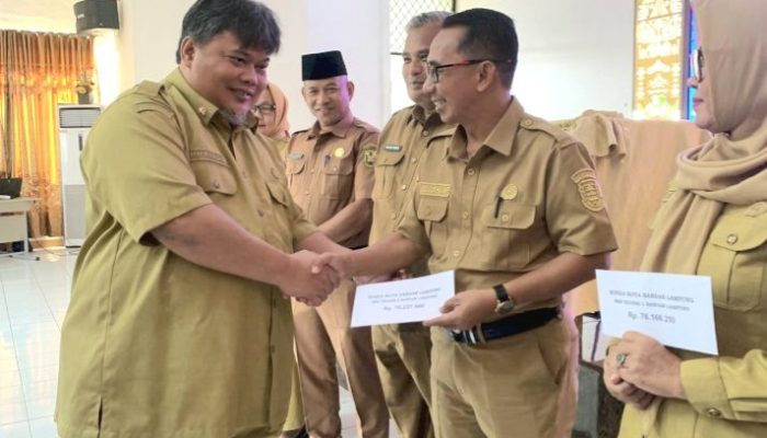 Pemkot Salurkan BOSDa Untuk Siswa SMP Negeri di Bandar Lampung