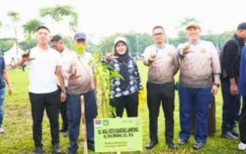 Eva Dwiana Hadiri Senam Bersama dan Aksi Tanam Pohon Bersama Kepala Daerah se-Indonesia