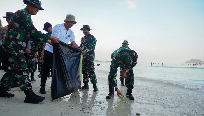 Revitalisasi Pasir Putih Berlanjut, Mirza Dorong Gotong Royong Jaga Kawasan Wisata