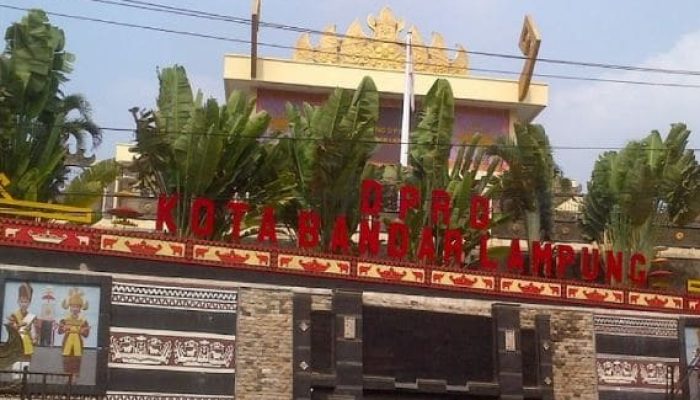 Rp12 Miliar untuk Rumah 50 Anggota DPRD Bandar Lampung, Warga Miskin Dapat Apa?