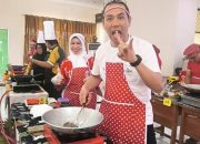 Aroma Nasi Goreng & Tawa Warnai HUT ke-81 RI di Disdikbud Bandar Lampung