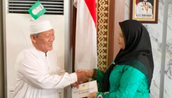 Pemkot Bandar Lampung Kucurkan Bantuan untuk 25 Lembaga Keagamaan, Eva: Semoga Cepat Rampung dan Bermanfaat