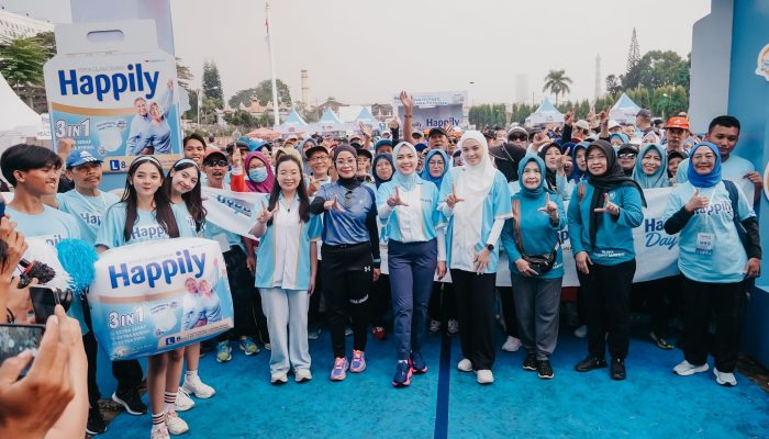 Purnama Wulan Mirza Kampanyekan Gaya Hidup Aktif, Ratusan Lansia Semarakkan Jalan Sehat di Bandar Lampung